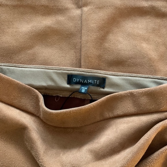 Dynamite light brown suede skirt - Picture 2 of 2